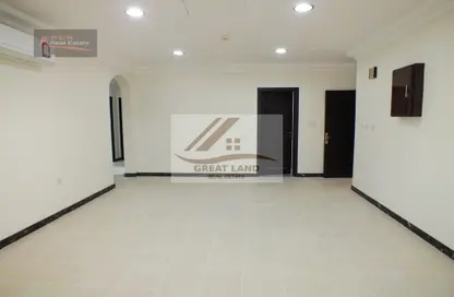 Apartment - 3 Bedrooms - 3 Bathrooms for rent in Muntazah 10 - Al Muntazah - Doha
