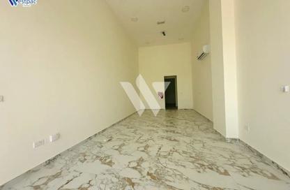 محل تجاري - استوديو - 1 للإيجار في طريق سلوى - العزيزية - الدوحة محل تجاري - استوديو - 1 للإيجار في طريق سلوى - العزيزية - الدوحة