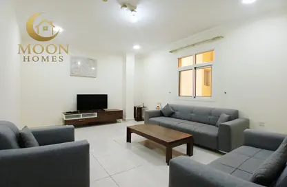Apartment - 2 Bedrooms - 2 Bathrooms for rent in Al Mansoura - Al Mansoura - Doha