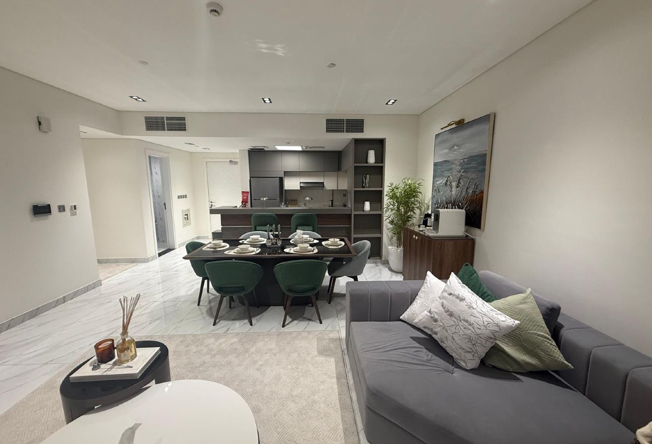 AMAZING 2 BHK FF NEAR TO TRAM IN CRESCENT TOWER thumbnail 7