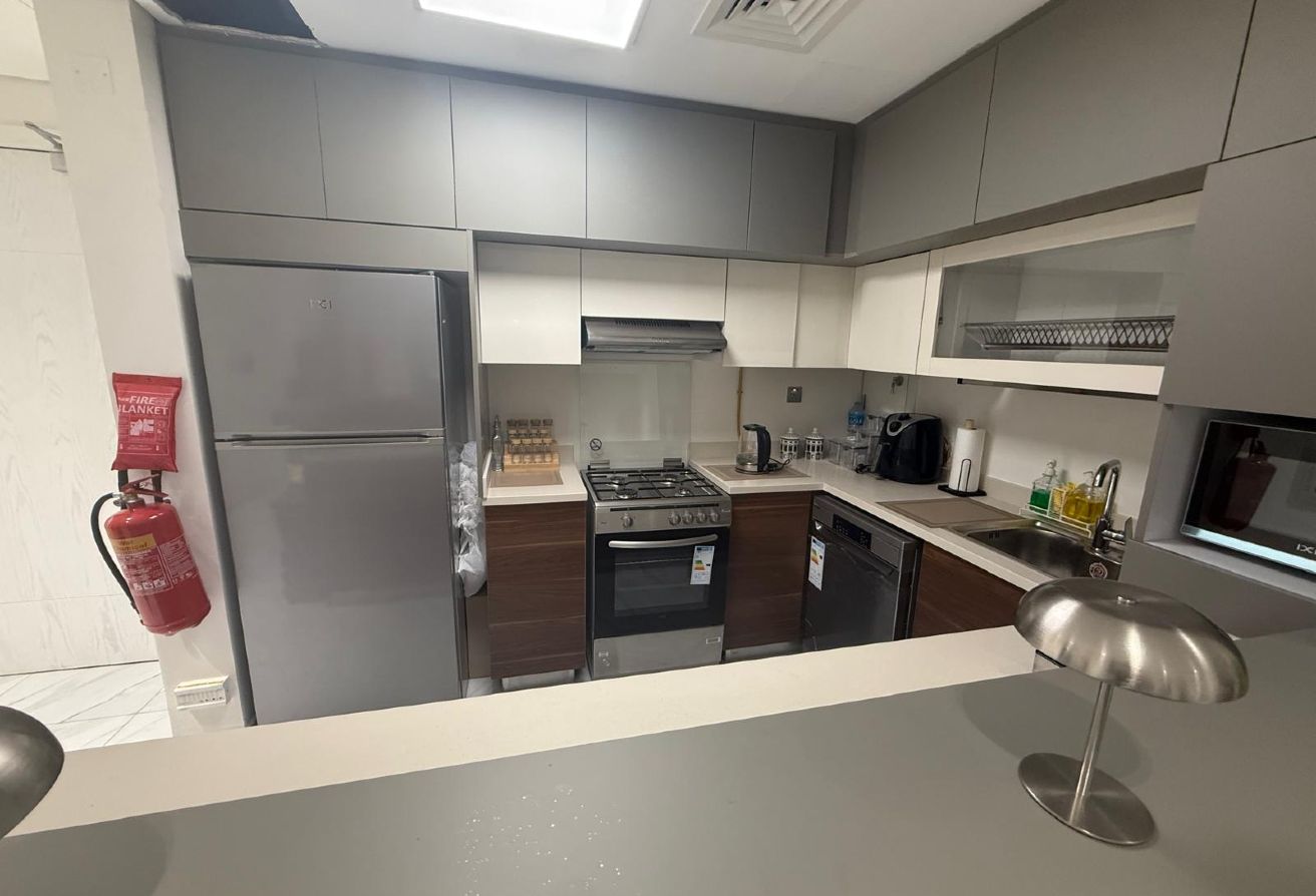 AMAZING 2 BHK FF NEAR TO TRAM IN CRESCENT TOWER thumbnail 9