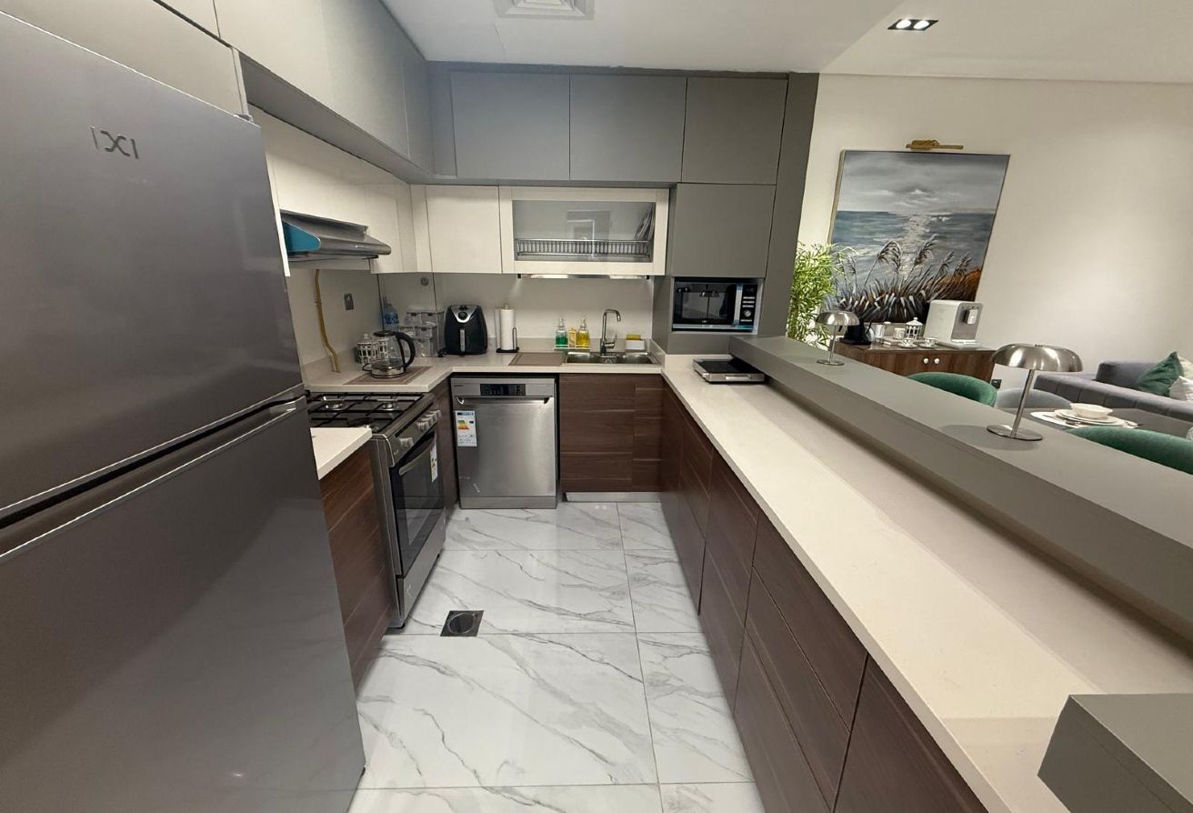AMAZING 2 BHK FF NEAR TO TRAM IN CRESCENT TOWER thumbnail 10
