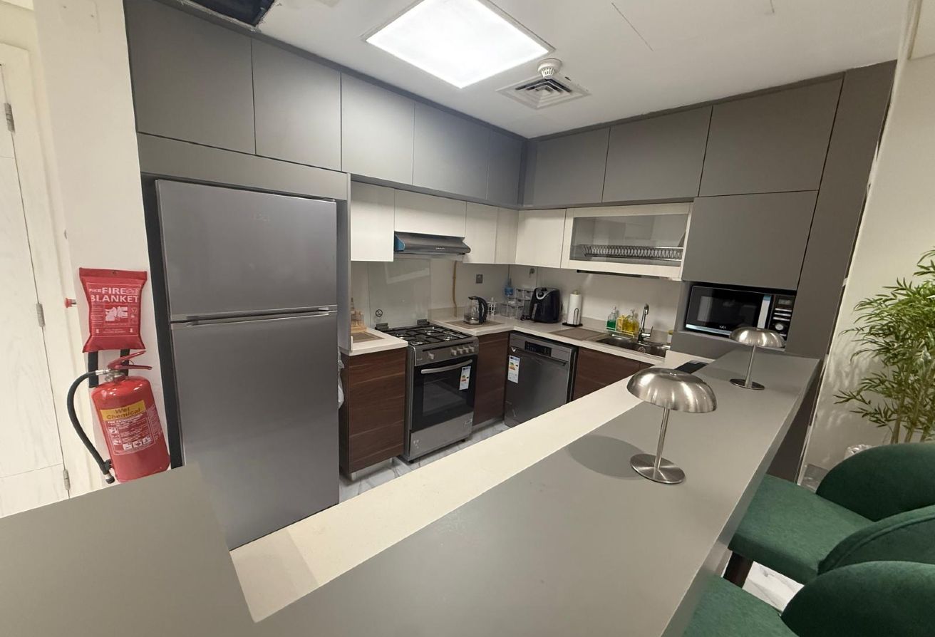 AMAZING 2 BHK FF NEAR TO TRAM IN CRESCENT TOWER thumbnail 8