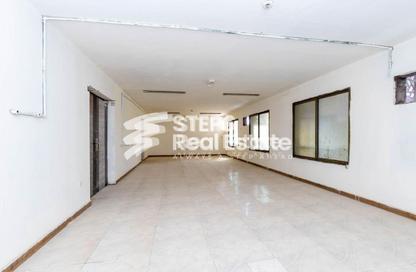 Labor Camp - Studio - 7+ Bathrooms for rent in East Industrial Street - Birkat Al Awamer - Al Wakra