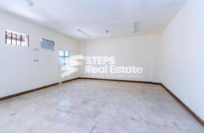 Labor Camp - Studio - 7+ Bathrooms for rent in East Industrial Street - Birkat Al Awamer - Al Wakra