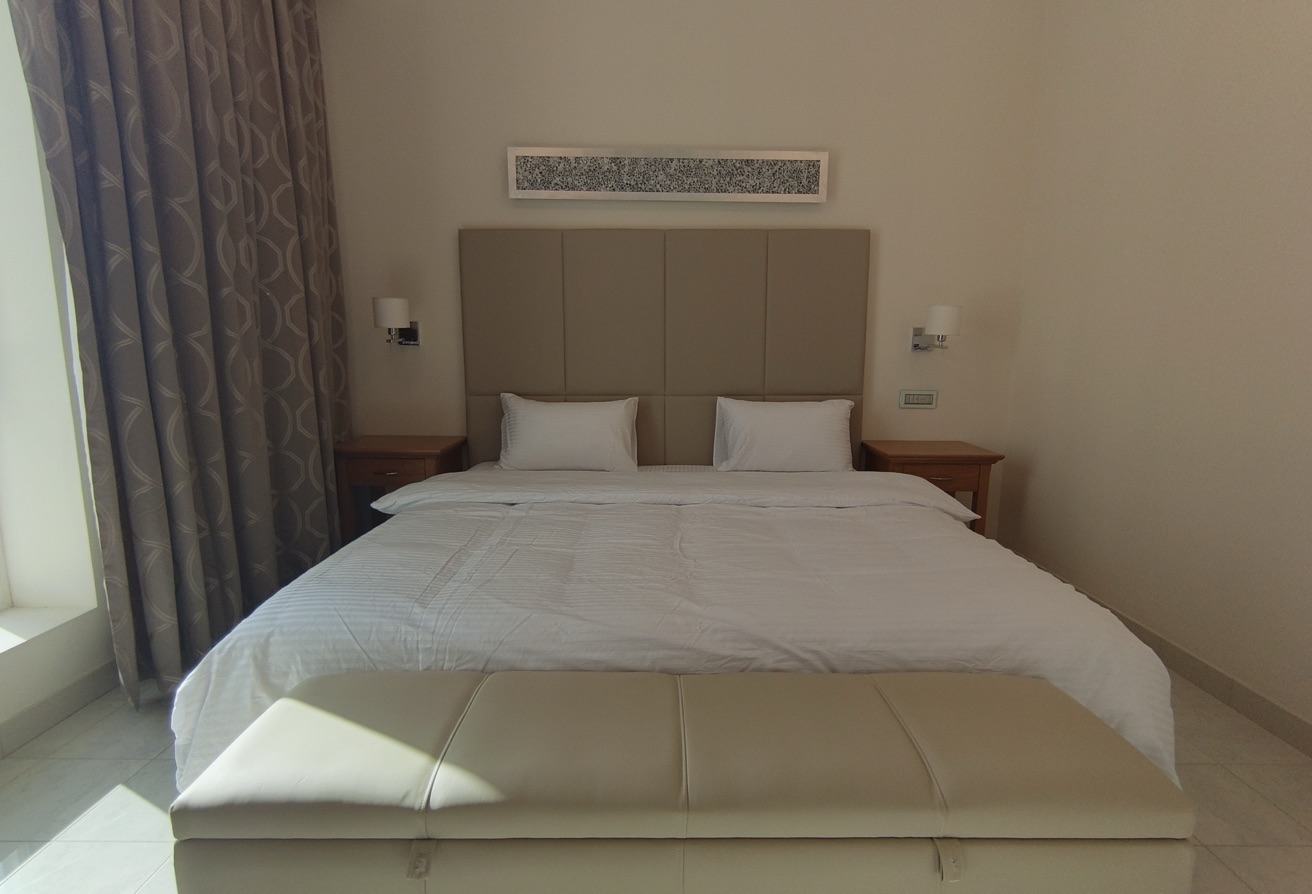 2BHK WITH BILLS LUXURIOUS SEA VIEW FURNISHED thumbnail 2
