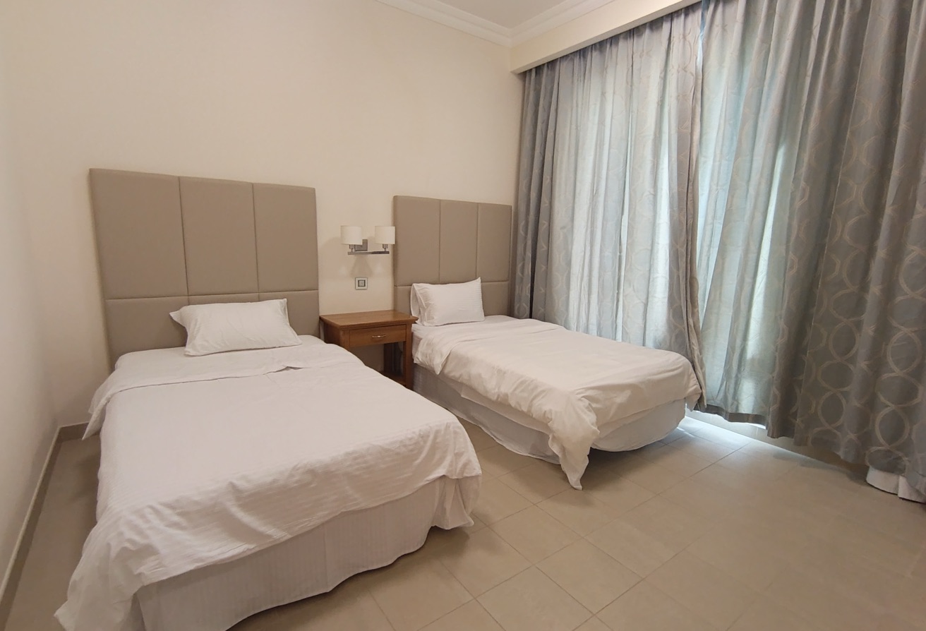 2BHK WITH BILLS LUXURIOUS SEA VIEW FURNISHED thumbnail 11