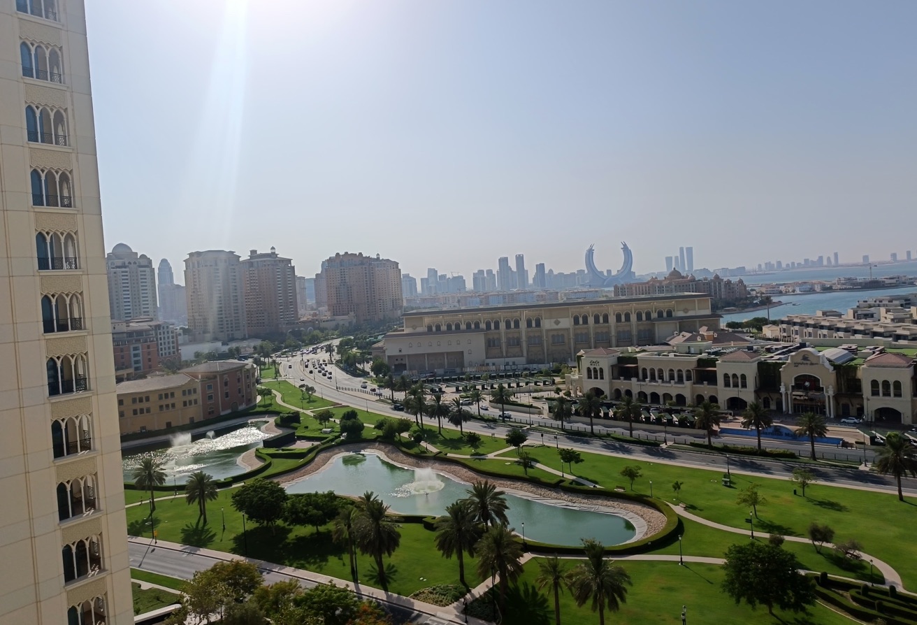 2BHK WITH BILLS LUXURIOUS SEA VIEW FURNISHED thumbnail 14