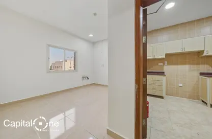 شقة - 2 غرف نوم - 1 حمام للايجار في شارع عمار بن ياسر - العزيزية - الدوحة