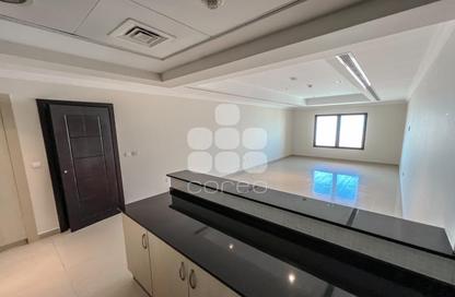 Apartment - Studio - 1 Bathroom for sale in Tower 13 - Porto Arabia - The Pearl Island - Doha Apartment - Studio - 1 Bathroom for sale in Tower 13 - Porto Arabia - The Pearl Island - Doha