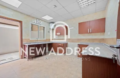 مجمع سكني - 5 غرف نوم - 4 حمامات للايجار في أبو هامور - الدوحة