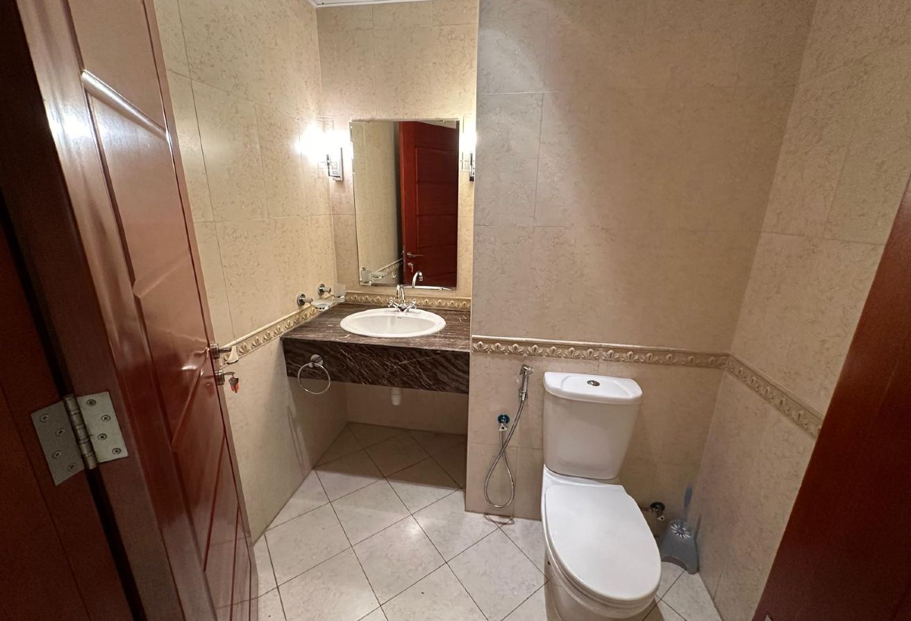 Stunning 2 Bedroom with a Balcony thumbnail 6
