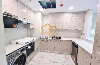 Apartment - 2 Bedrooms - 3 Bathrooms for sale in Marina Tower 02 - Marina District - Lusail
