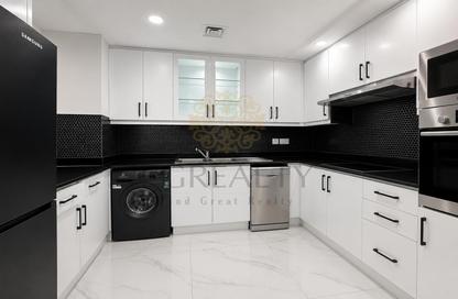 Apartment - 2 Bedrooms - 3 Bathrooms for rent in West Porto Drive - Porto Arabia - The Pearl Island - Doha