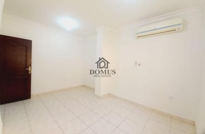 Apartment - 2 Bedrooms - 1 Bathroom for rent in Thabit Bin Zaid Street - Al Mansoura - Doha