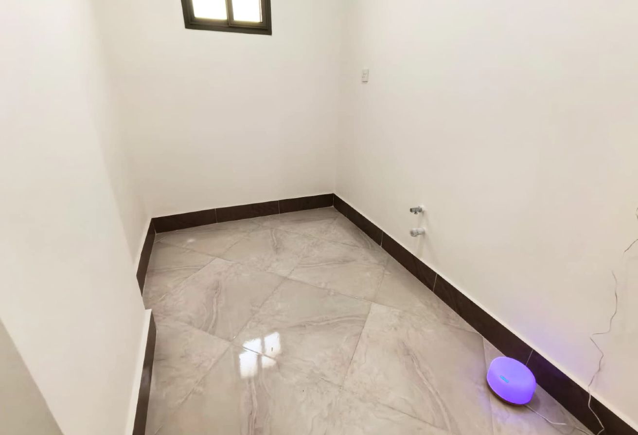 Spacious 4 BHK|Fully Furnished| With Balcony thumbnail 6