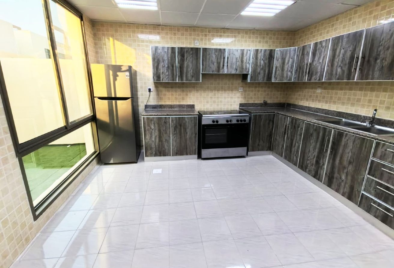 Spacious 4 BHK|Fully Furnished| With Balcony thumbnail 5