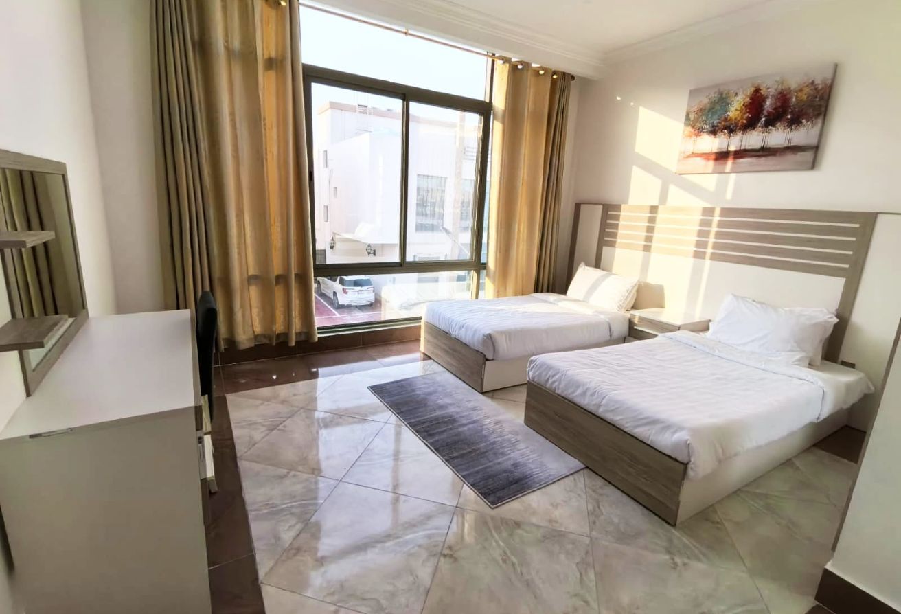 Spacious 4 BHK|Fully Furnished| With Balcony thumbnail 9