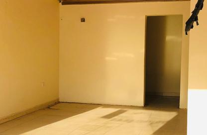 Shop - Studio - 1 Bathroom for rent in Muaither North - Muaither Area - Doha
