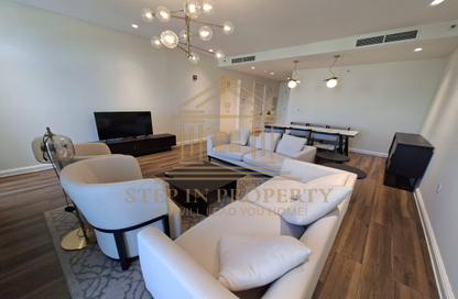Apartment - 3 Bedrooms - 4 Bathrooms for rent in Floresta Gardens - Floresta Gardens - The Pearl Island - Doha