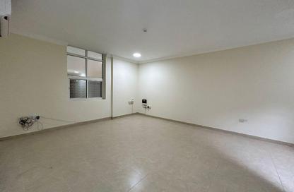 Apartment - 3 Bedrooms - 2 Bathrooms for rent in Salaja Street - Doha Al Jadeed - Doha