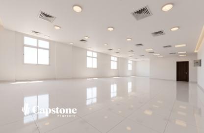 Whole Building - Studio - 2 for rent in Wholesale Market Street - Abu Hamour - Doha