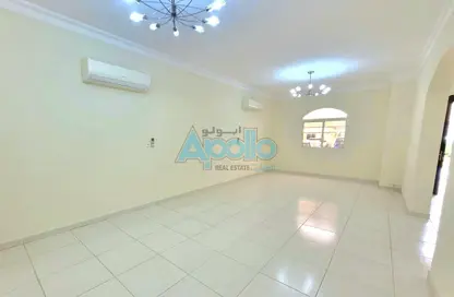 Villa - 5 Bedrooms - 4 Bathrooms for rent in Wholesale Market Street - Abu Hamour - Doha