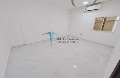 Apartment - 2 Bedrooms - 2 Bathrooms for rent in Al Kheesa - Al Kheesa - Umm Salal Mohammed