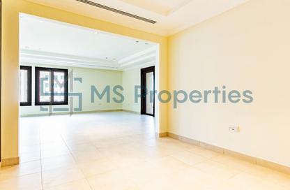 Apartment - 3 Bedrooms - 5 Bathrooms for sale in East Porto Drive - Porto Arabia - The Pearl Island - Doha Apartment - 3 Bedrooms - 5 Bathrooms for sale in East Porto Drive - Porto Arabia - The Pearl Island - Doha