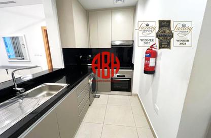 Apartment - 2 Bedrooms - 3 Bathrooms for rent in Floresta Gardens - Floresta Gardens - The Pearl Island - Doha