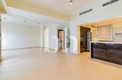 Duplex - 3 Bedrooms - 4 Bathrooms for rent in Carnaval - Qanat Quartier - The Pearl Island - Doha