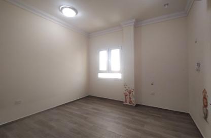 Apartment - 2 Bedrooms - 2 Bathrooms for rent in Abu Talha Street - Fereej Bin Omran - Doha