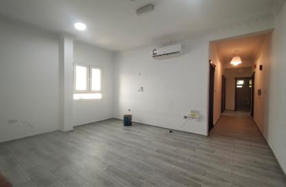 Apartment - 2 Bedrooms - 2 Bathrooms for rent in Abu Talha Street - Fereej Bin Omran - Doha
