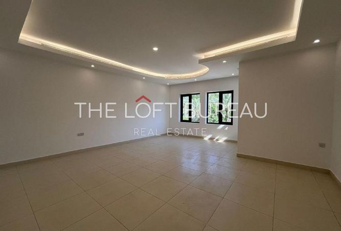 985762 - Property Image 2