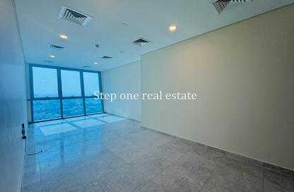 Apartment - 1 Bedroom - 2 Bathrooms for rent in Zig Zag Tower B - Zig Zag Towers - West Bay - Doha