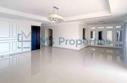 Apartment - 2 Bedrooms - 3 Bathrooms for rent in West Porto Drive - Porto Arabia - The Pearl Island - Doha
