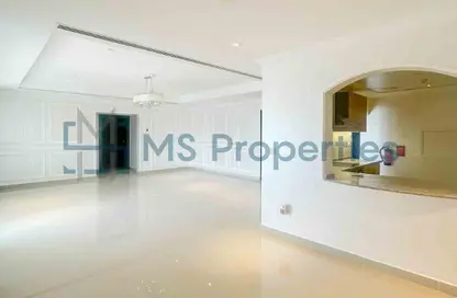 Apartment - 2 Bedrooms - 3 Bathrooms for rent in West Porto Drive - Porto Arabia - The Pearl Island - Doha