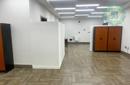 Office Space - 4 Bedrooms - 1 Bathroom for rent in Fereej Bin Mahmoud - Doha