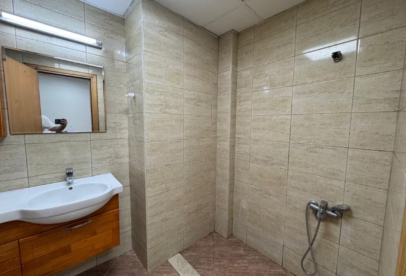 ELEGANT 3BEDROOM UNFURNISHED WITH 4 BALCONY thumbnail 8