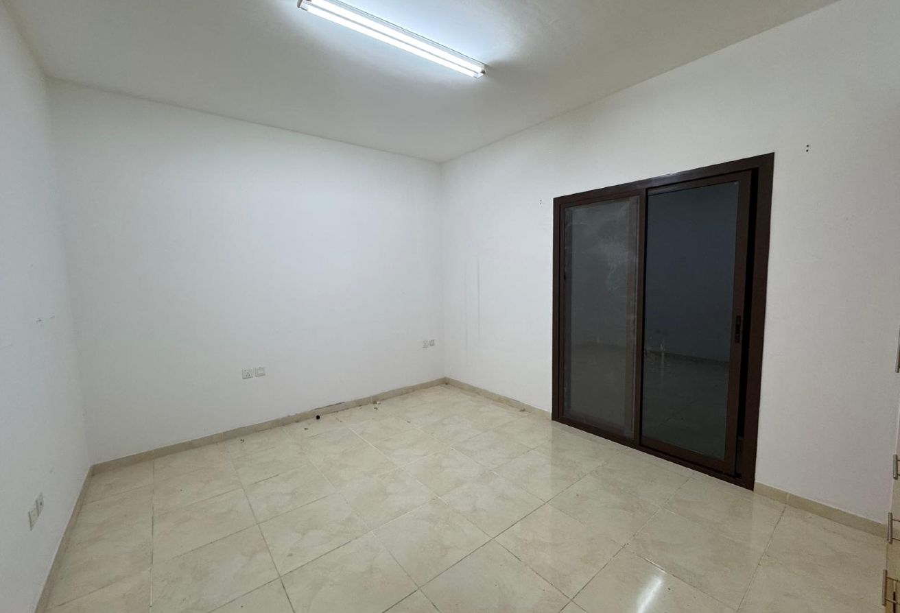 ELEGANT 3BEDROOM UNFURNISHED WITH 4 BALCONY thumbnail 13