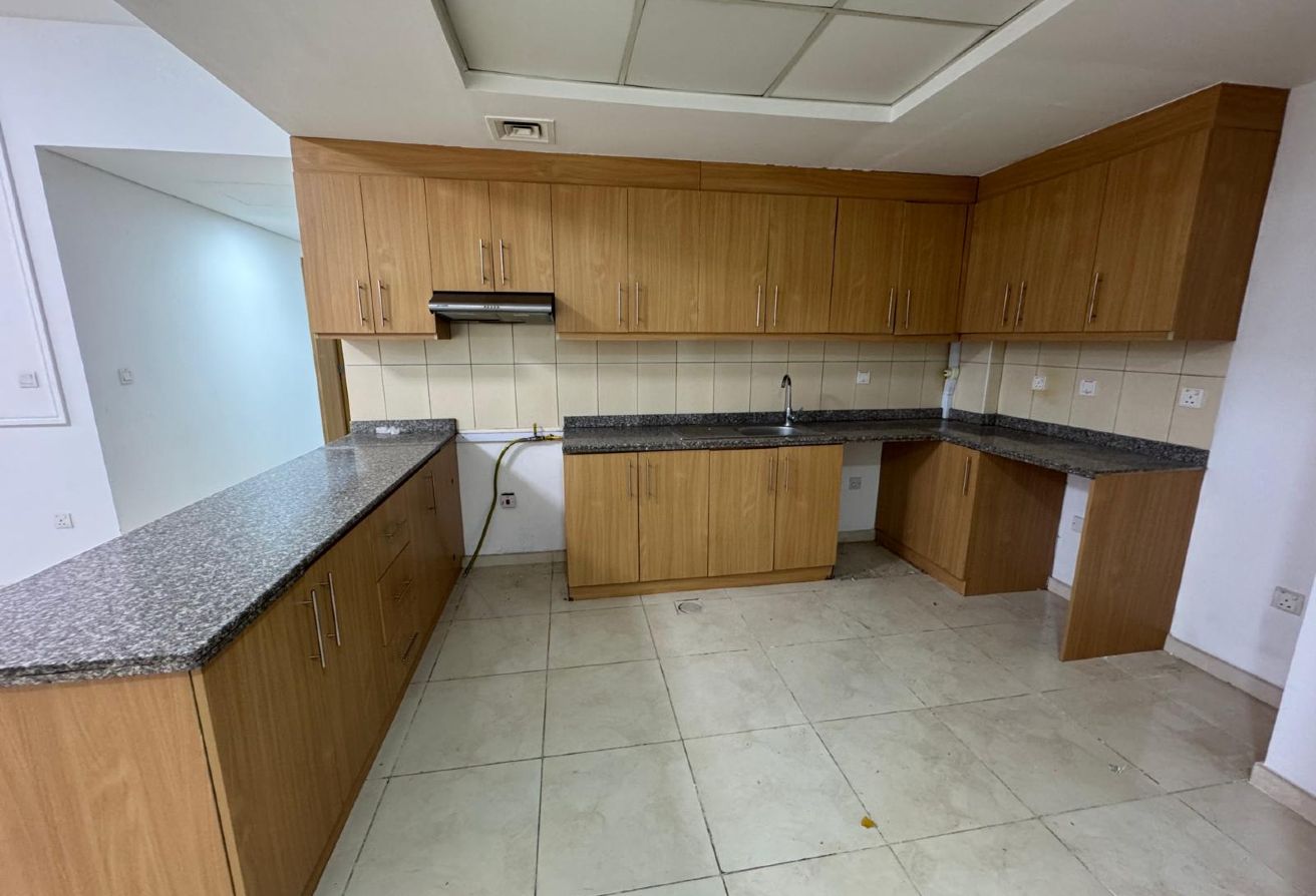 ELEGANT 3BEDROOM UNFURNISHED WITH 4 BALCONY thumbnail 4
