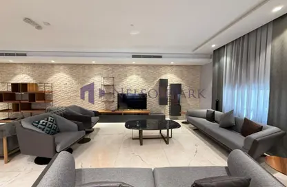 Villa - 4 Bedrooms - 5 Bathrooms for rent in Maamoura Villas - Al Maamoura - Doha