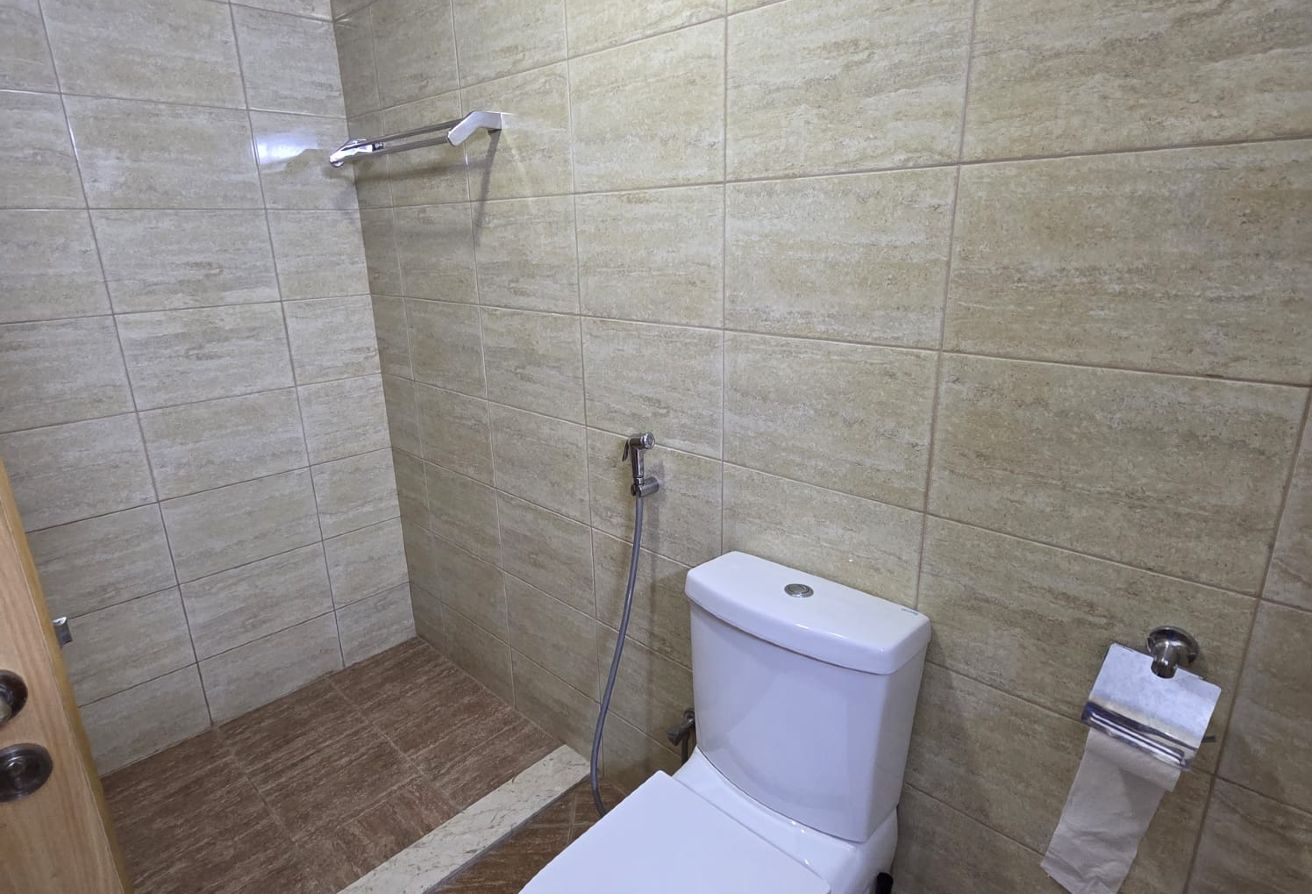 LUXURY STUDIO FULL FURNISHED WITH BALCONY INCLUDED thumbnail 8