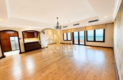 Apartment - 3 Bedrooms - 4 Bathrooms for rent in East Porto Drive - Porto Arabia - The Pearl Island - Doha Apartment - 3 Bedrooms - 4 Bathrooms for rent in East Porto Drive - Porto Arabia - The Pearl Island - Doha
