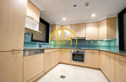 Apartment - 1 Bedroom - 2 Bathrooms for rent in Tower 6 - Porto Arabia - The Pearl Island - Doha