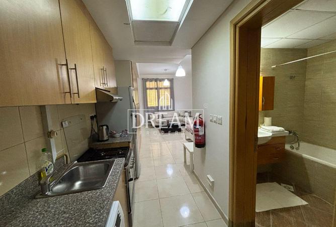 982194 - Property Image 3