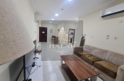 Apartment - 1 Bedroom - 1 Bathroom for rent in Umm Ghwailina Comm - Umm Ghuwalina - Umm Ghuwailina - Doha