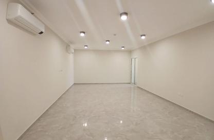 Apartment - 2 Bedrooms - 2 Bathrooms for rent in Musheireb Apartments - Musheireb - Doha