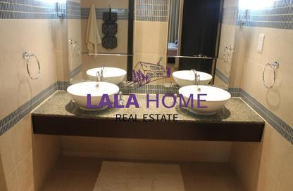 Apartment - 2 Bedrooms - 3 Bathrooms for rent in Piazza Arabia - Porto Arabia - The Pearl Island - Doha