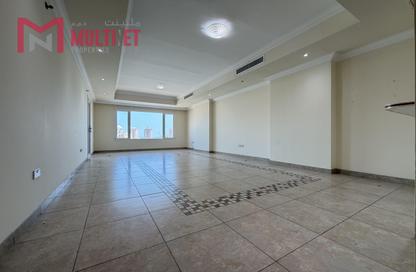 Apartment - 2 Bedrooms - 3 Bathrooms for rent in West Porto Drive - Porto Arabia - The Pearl Island - Doha
